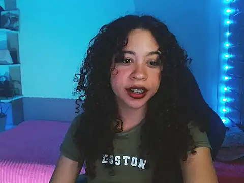 Medussa3033 online show from 06-17-26, 01:27