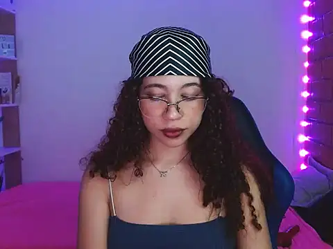 Medussa3033 online show from 12-14-25, 03:24