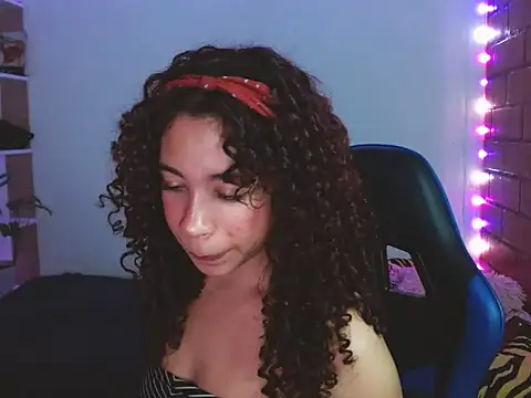 Medussa3033 online show from 04-21-26, 07:37