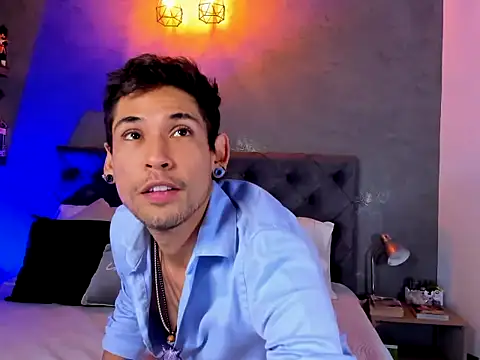 MaxHuston online show from 10-15-25, 05:06