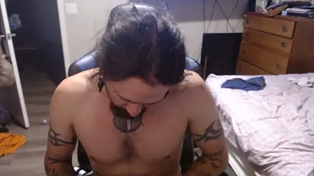 Snapshot of KatMan2869 chatting on 05-19-26, 12:12 KatMan2869 online show from 05-19-26, 12:12