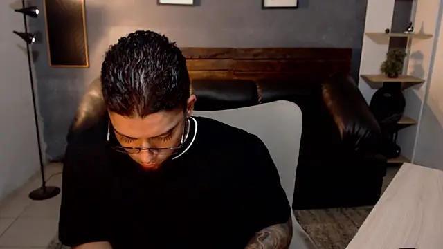 Mike montoya01 online show from 07-10-26, 12:43