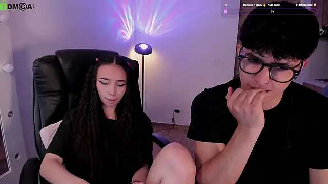 Snapshot of Mikeyvioleta_ chatting on 05-10-26, 11:36 Mikeyvioleta online show from 05-10-26, 11:36