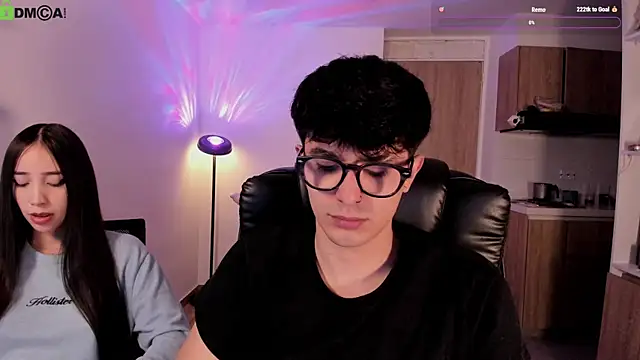 Snapshot of Mikeyvioleta_ chatting on 05-18-26, 12:10 Mikeyvioleta online show from 05-18-26, 12:10