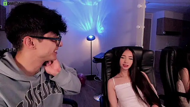 Snapshot of Mikeyvioleta_ chatting on 02-20-26, 09:44 Mikeyvioleta online show from 02-20-26, 09:44