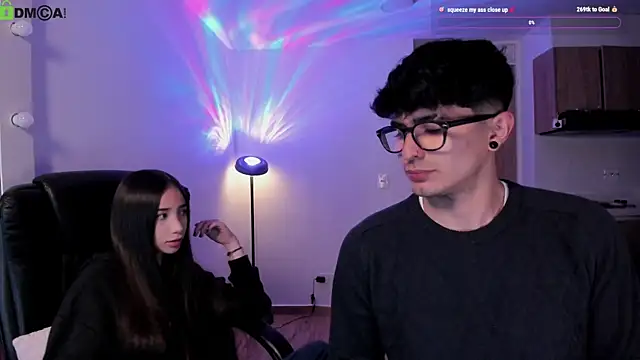Snapshot of Mikeyvioleta_ chatting on 05-31-26, 04:07 Mikeyvioleta online show from 05-31-26, 04:07
