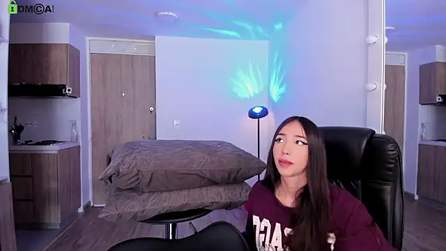 Snapshot of Mikeyvioleta_ chatting on 03-02-26, 01:40 Mikeyvioleta online show from 03-02-26, 01:40