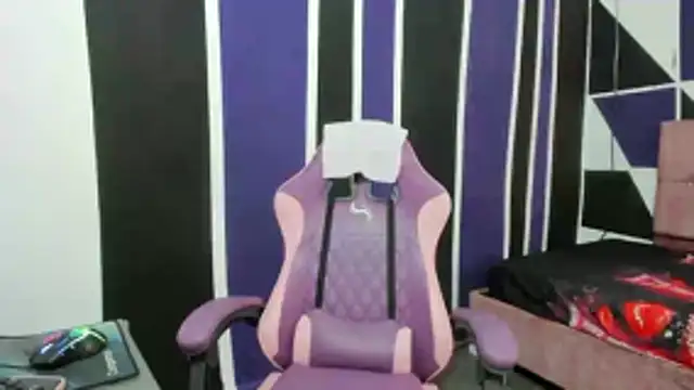 scarleth18 online show from 12-15-25, 07:20