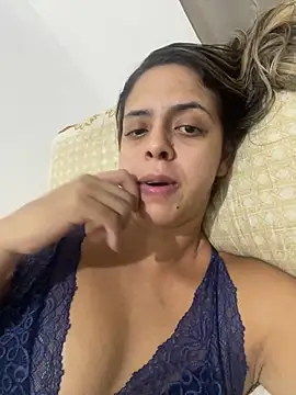 Snapshot of heloisamagno chatting on 10-28-25, 03:18 heloisamagno online show from 10-28-25, 03:18