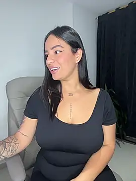 Emily Kurth23 online show from 11-29-25, 11:27