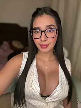 MiaSofia   online show from 04-12-26, 04:27