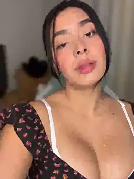 MiaSofia   online show from 04-17-26, 04:48