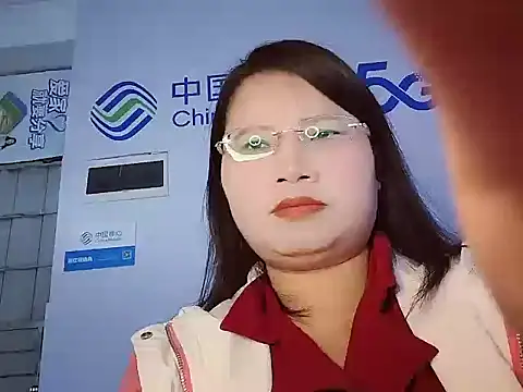 Snapshot of Rose-128 chatting on 10-20-25, 06:37 Rose-128 online show from 10-20-25, 06:37