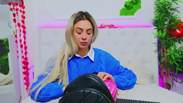 Snapshot of AriannaSins chatting on 02-26-25, 02:05 AriannaSins online show from 02-26-25, 02:05