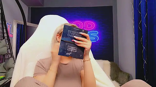 AriannaSins online show from 03-06-26, 05:35