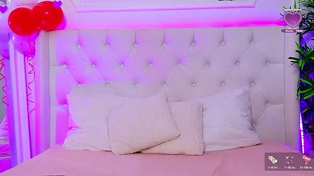 Snapshot of AriannaSins chatting on 02-19-26, 01:08 AriannaSins online show from 02-19-26, 01:08