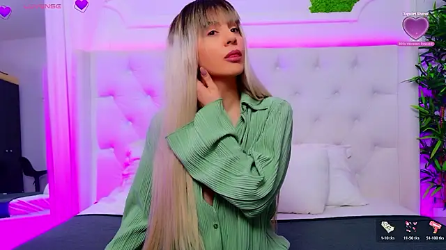 Snapshot of AriannaSins chatting on 02-04-26, 01:17 AriannaSins online show from 02-04-26, 01:17