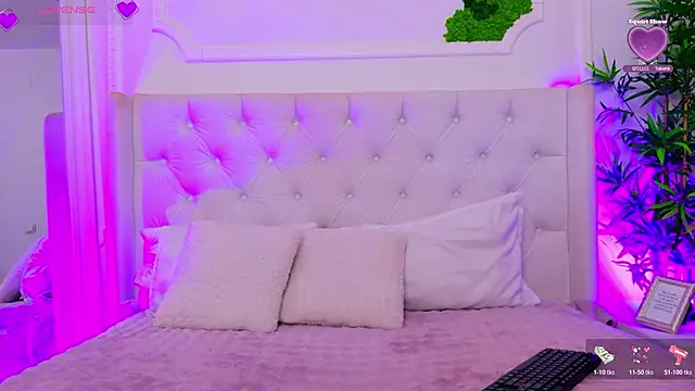 AriannaSins online show from 05-06-26, 12:20