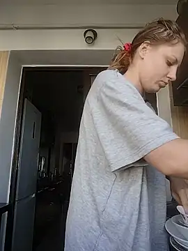 SandyCassie online show from 06-17-26, 05:29