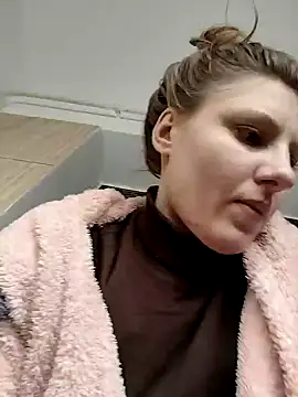 SandyCassie online show from 12-20-25, 07:44