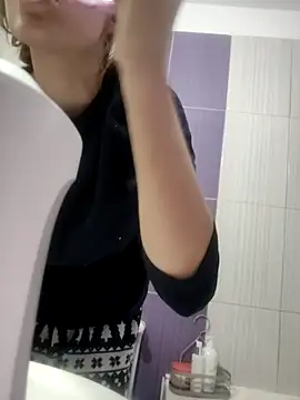 SandyCassie online show from 04-15-26, 04:07