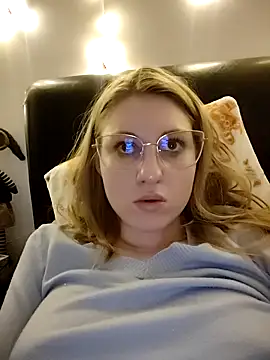 SandyCassie online show from 12-21-25, 07:26