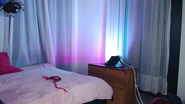 antonella rosecs online show from 10-17-25, 04:38