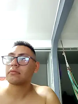 DariusNoir online show from 10-20-25, 01:18