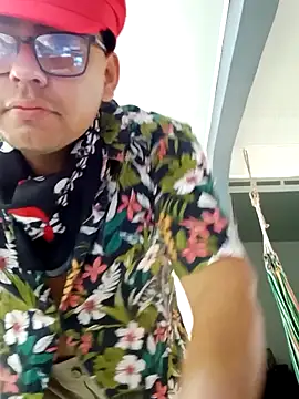 DariusNoir online show from 10-19-25, 01:14