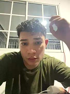 Snapshot of Yeyei77 chatting on 10-15-25, 06:44 Yeyei77 online show from 10-15-25, 06:44