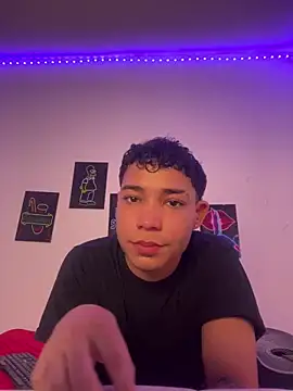 Snapshot of Yeyei77 chatting on 11-09-25, 05:17 Yeyei77 online show from 11-09-25, 05:17