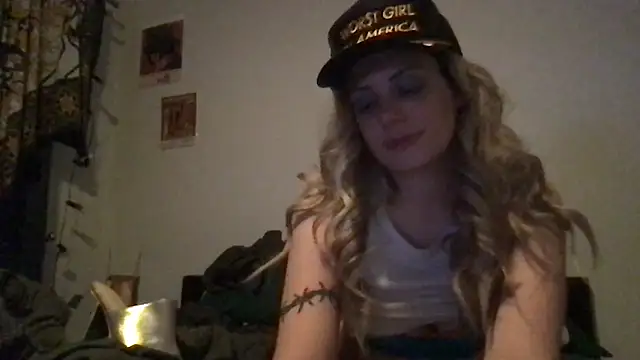 Snapshot of wet_alleycat chatting on 06-12-26, 07:06 wet alleycat online show from 06-12-26, 07:06