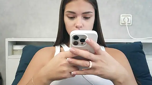Snapshot of Nika_Verona7 chatting on 10-16-25, 06:43 Nika Verona7 online show from 10-16-25, 06:43