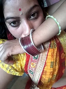 Snapshot of Ragni_bhargav chatting on 04-25-26, 06:05 Ragni bhargav online show from 04-25-26, 06:05