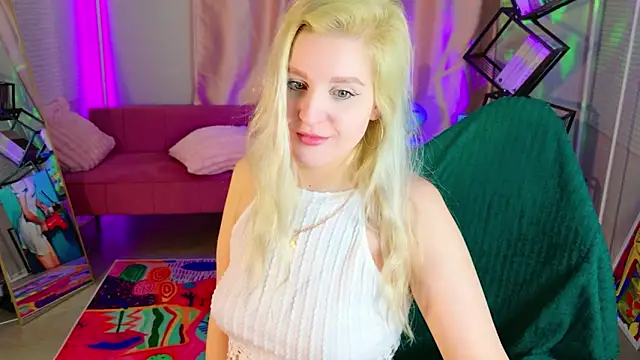 Snapshot of cold_blondie chatting on 05-16-26, 07:18 cold blondie online show from 05-16-26, 07:18