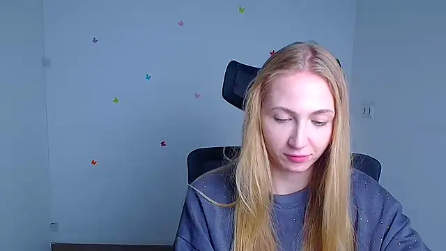 Snapshot of Emma_Moonlightt chatting on 10-25-25, 11:42 Emma Moonlightt online show from 10-25-25, 11:42