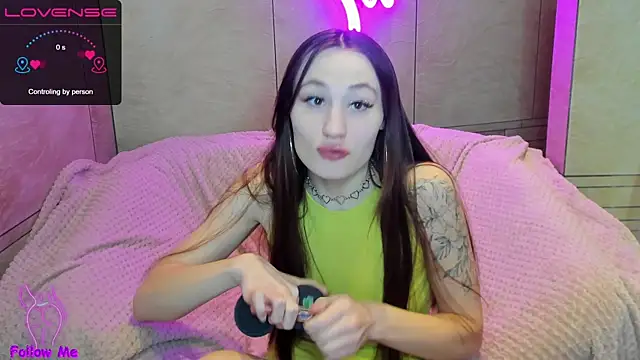 honeybuns lizzy online show from 04-19-26, 01:23