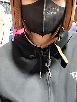 Snapshot of Michan68 chatting on 12-22-25, 07:41 Michan68 online show from 12-22-25, 07:41