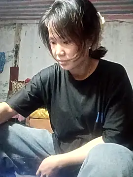 Snapshot of Lin-a- chatting on 10-26-25, 04:57 Lin-a- online show from 10-26-25, 04:57