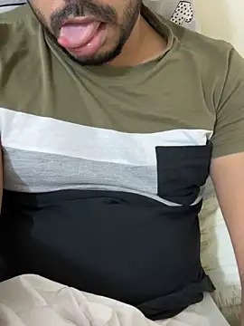 Handsome8677 online show from 02-04-26, 08:26