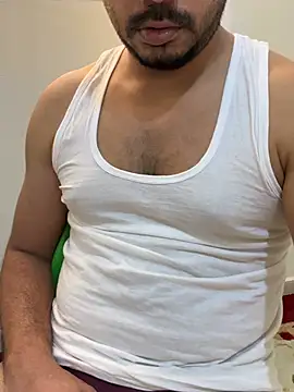 Handsome8677 online show from 04-11-26, 07:45