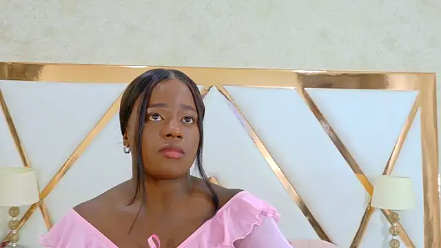 Snapshot of EmiParks chatting on 02-14-26, 08:31 EmiParks online show from 02-14-26, 08:31