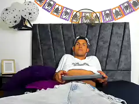 sexy latin cum online show from 10-19-25, 10:34