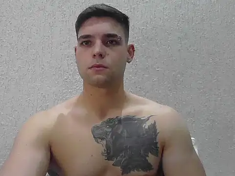 Snapshot of Zure-xxx chatting on 04-28-26, 11:31 Zure-xxx online show from 04-28-26, 11:31