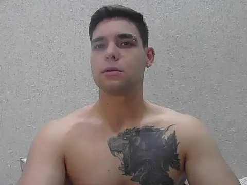 Snapshot of Zure-xxx chatting on 05-13-26, 11:56 Zure-xxx online show from 05-13-26, 11:56