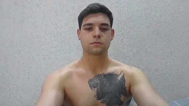 Snapshot of Zure-xxx chatting on 06-05-26, 02:05 Zure-xxx online show from 06-05-26, 02:05
