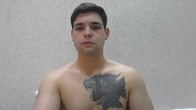Snapshot of Zure-xxx chatting on 06-12-26, 01:47 Zure-xxx online show from 06-12-26, 01:47