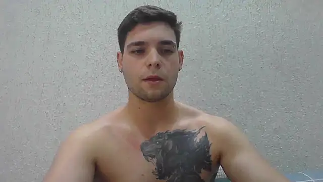 Snapshot of Zure-xxx chatting on 05-26-26, 01:26 Zure-xxx online show from 05-26-26, 01:26