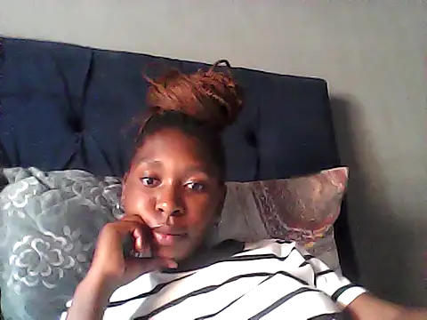 sexysmalldaily04 online show from 10-26-25, 12:16