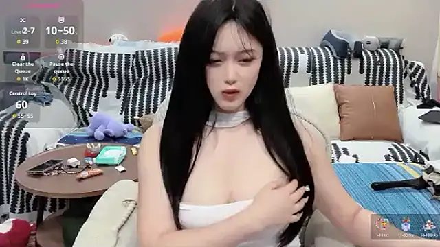 xiaolu8 online show from 10-22-25, 07:41